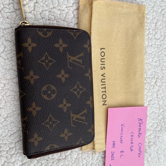 Lv Compact wallet - Picture 1 of 16